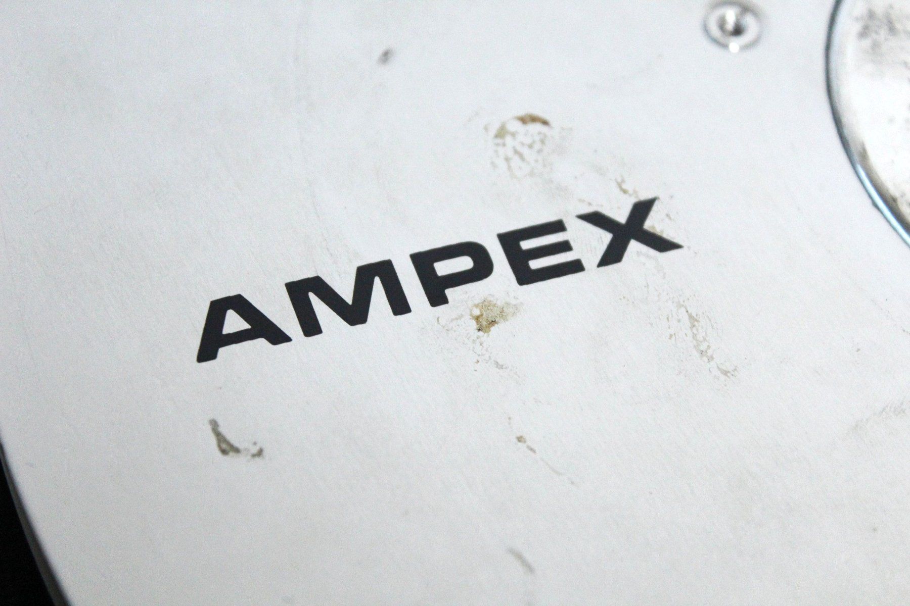 Ampex Bandmaschinen: AMPEX - 265 mm. silberne Aluminiumspulen, originaler Karton – Gebraucht aus Bern von kultiges 8