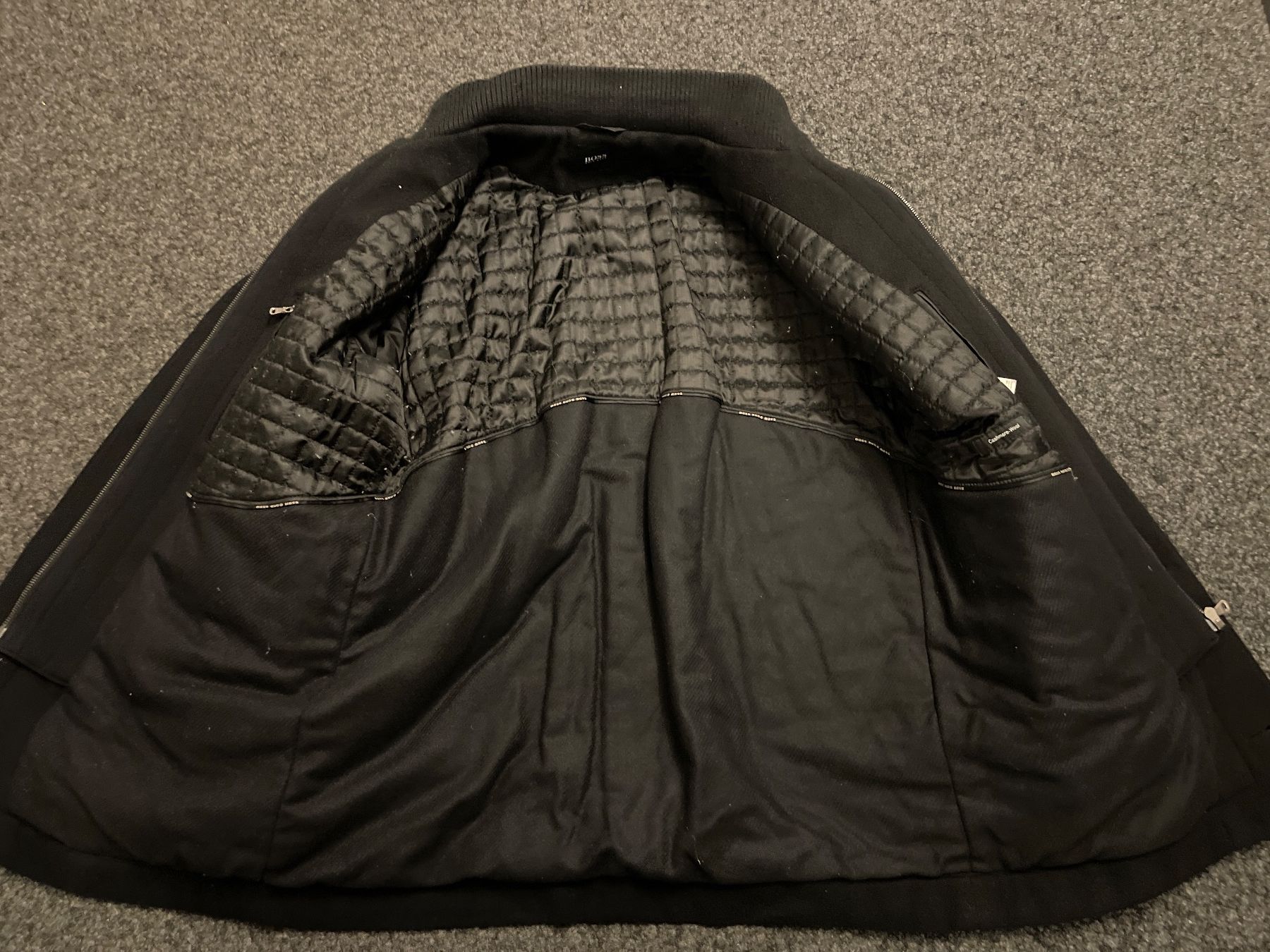 Hugo Boss Cappotti: Hugo Boss Wintermantel, Grösse 50, Wolle – Usato da Thun venduto da BanjoDan 3