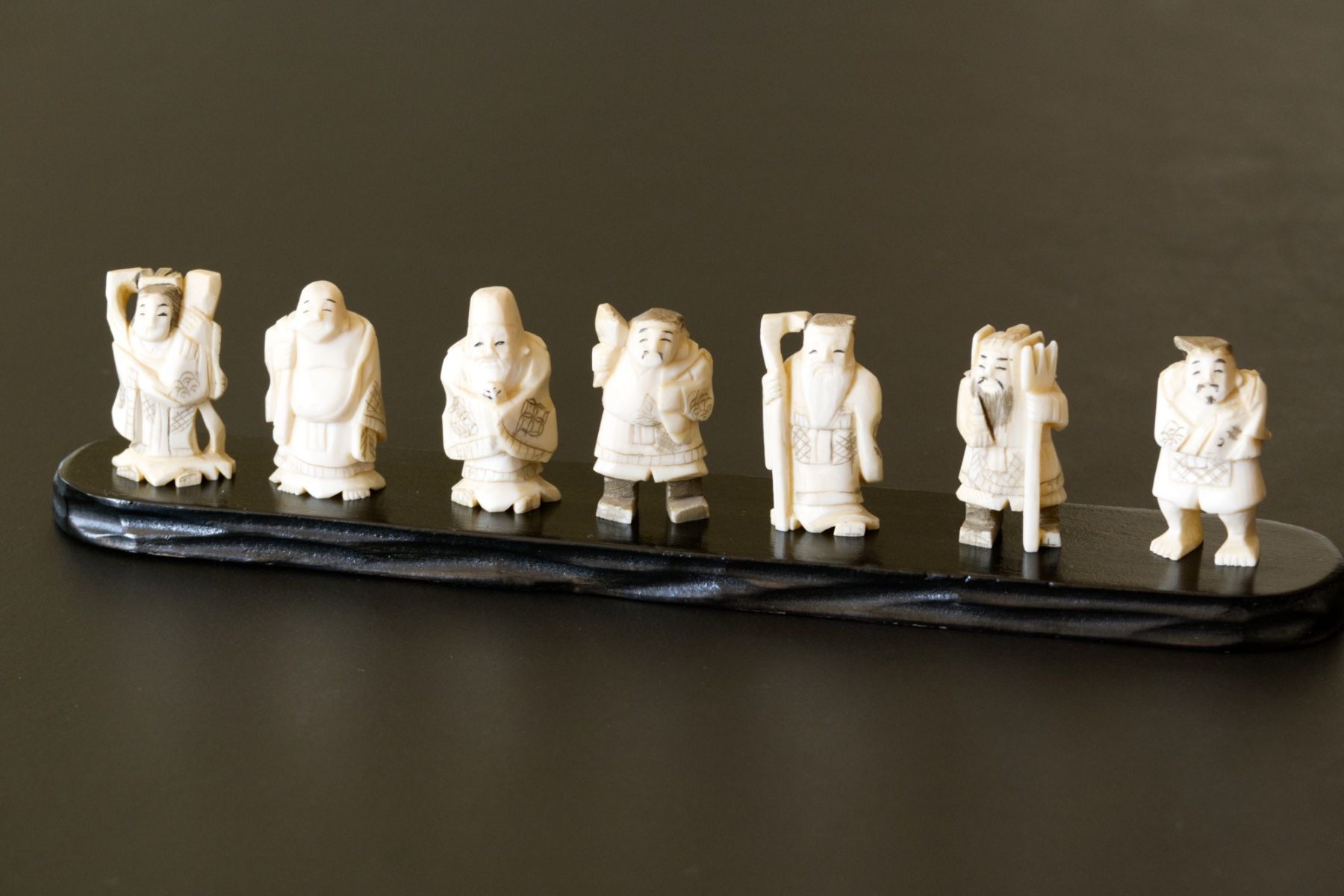 Statuette: Die sieben japanischen Glücksgötter – Usato da Zürich venduto da thomashahn 1