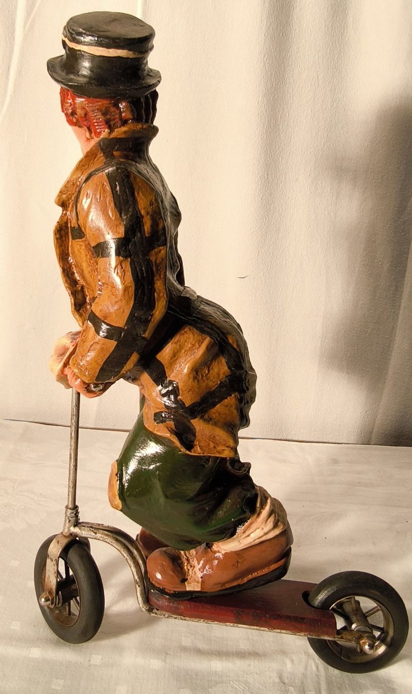 Figuren: Clown Figur, mit Trottinet – Gebraucht aus Rorschacherberg von snOOpydOg11 7