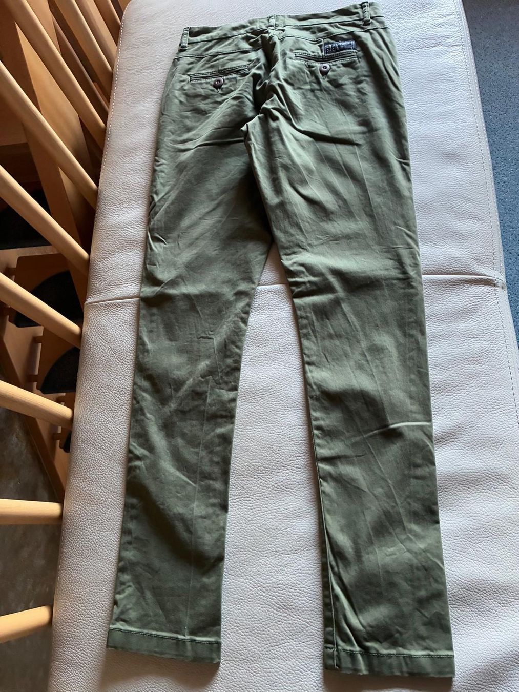 Superdry Pantaloni: SUPERDRY – Usato da Rümlang venduto da har_z6qv 3