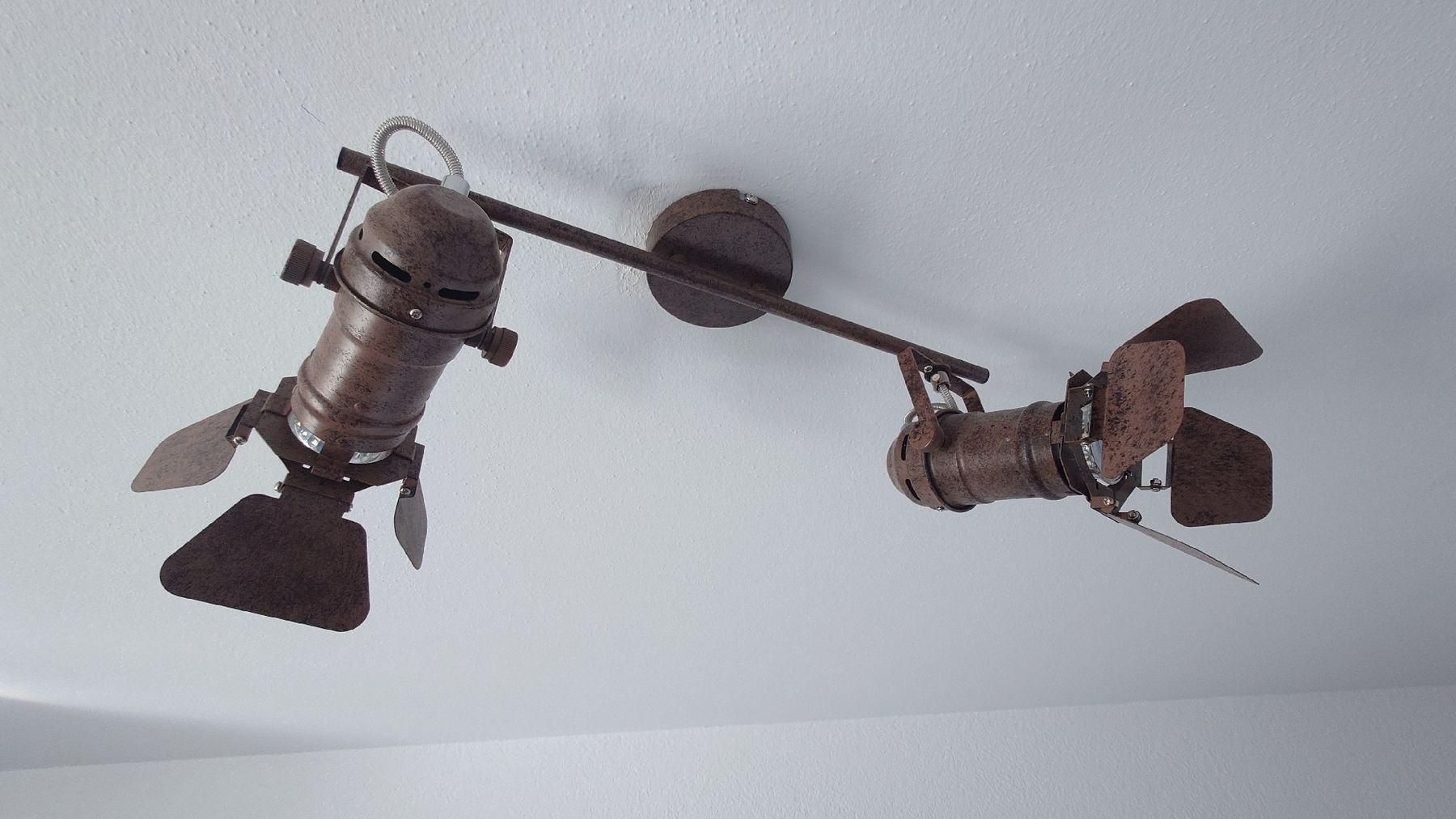Kronleuchter & Deckenlampen: Lampe mit 2 Spots – Gebraucht aus Grosshöchstetten von dav_fmx2 2