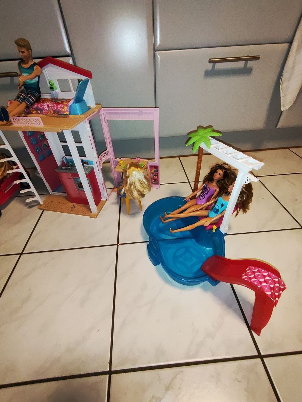 Spielzeuge: Barbie Auto und Badespass – Gebraucht aus Schlatt TG von Andis3 2