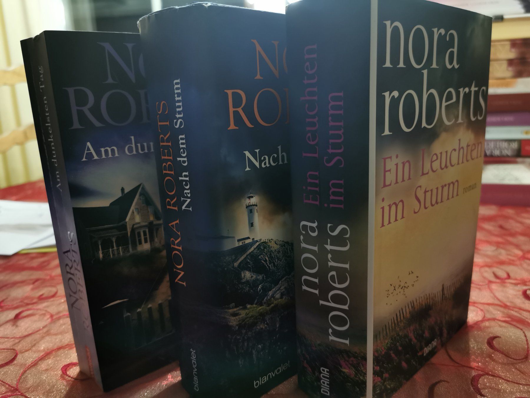Bücher: Nora Roberts, 3 Romane "1315" – Gebraucht aus Kölliken von mar5742 1