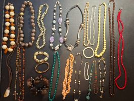 Schmuckkonvolut: Edelstein-, Perlen-, Silberschmuck, Räumung
