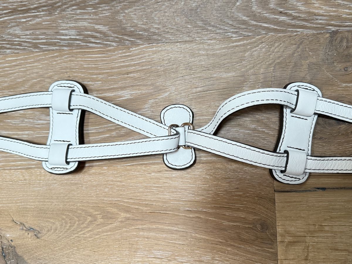 Cinture: Great Temperley leather white belt. S – Nuovo (secondo la descrizione) da Grund b. Gstaad venduto da PlageNeigeplus 6