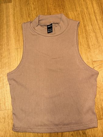 Top smanicato Shein a coste color beige taglia M