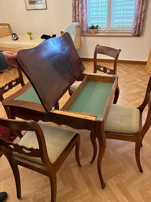 Tavoli: Spieltisch mit 4 Stühlen – Usato da Basel venduto da haddokk 1