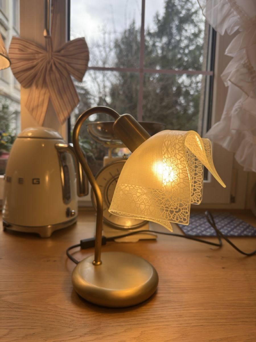 Lampes: Lace & Gold Table Lamp – D'occasion à Zürich par Elisabeth_Lefebvre 7