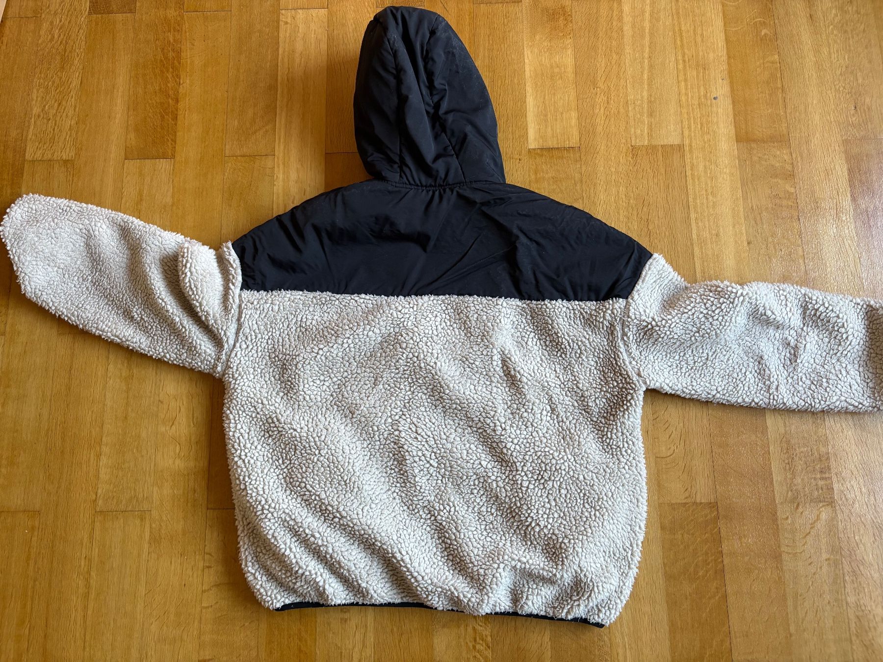 Pullover & Sweatshirts: Insolito Hoodie / Pullover – Gebraucht aus Zürich von MiboBibo4 1