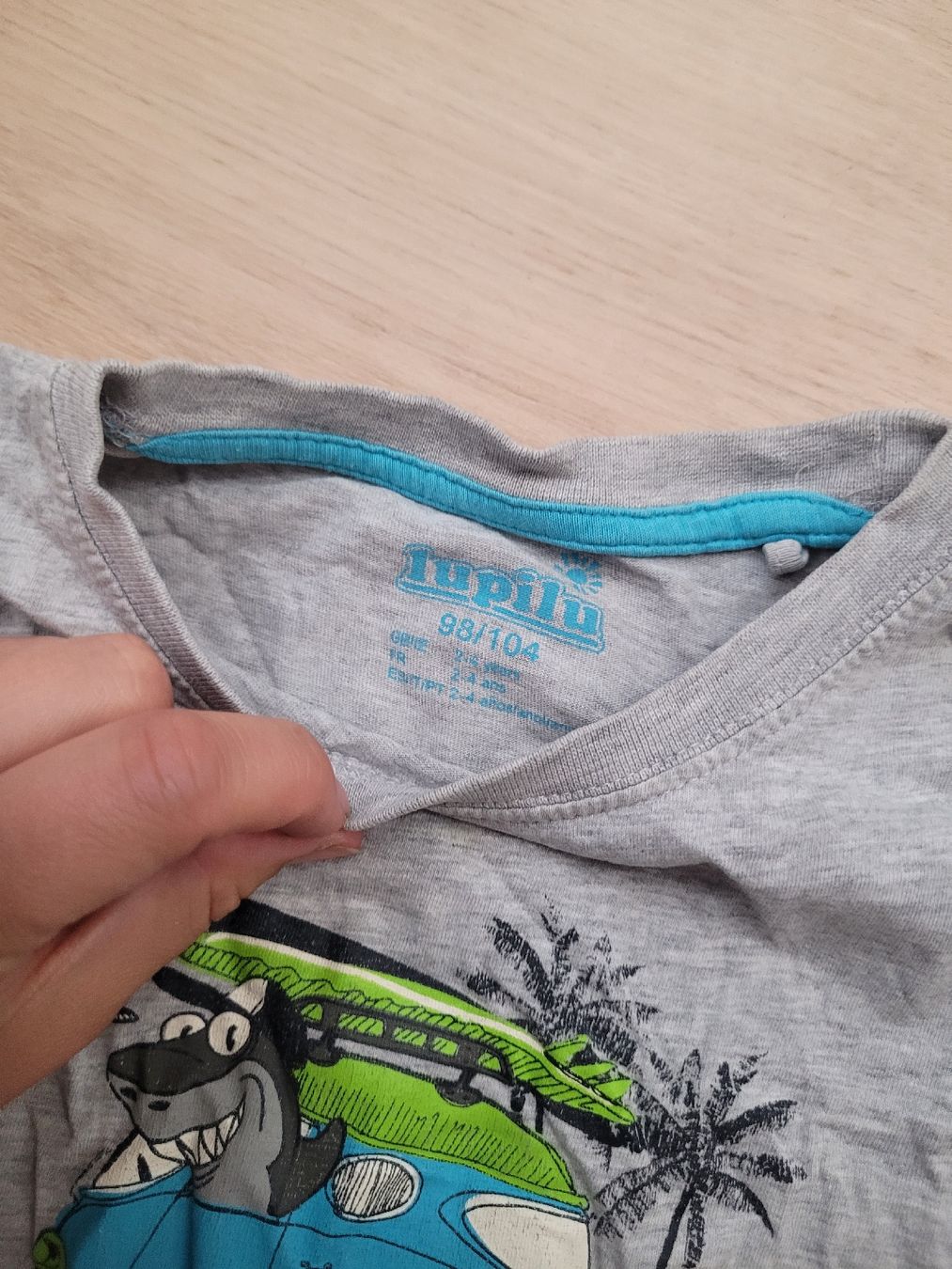 Hemden, T-Shirts & Polos: t-shirt Gr. 98/104 – Gebraucht aus Lupsingen von sta_wgg5 2