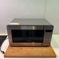 Samsung Mikrowelle mit Grill- und Heissluftfunktion, 23L