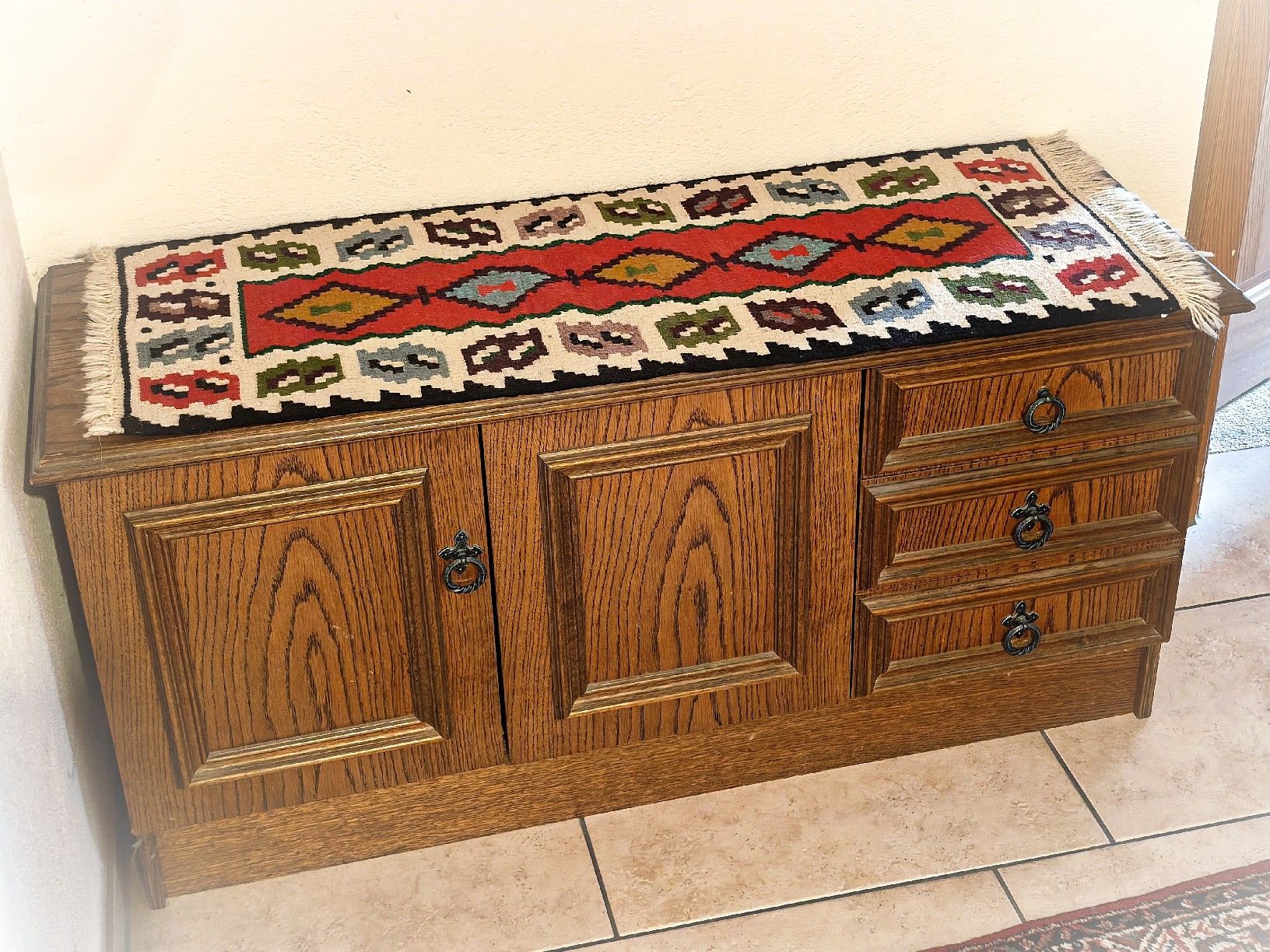 Cassettiere: Rustikale Anrichte/Sideboard Top Zustand! – Usato da Auslikon venduto da Fastro