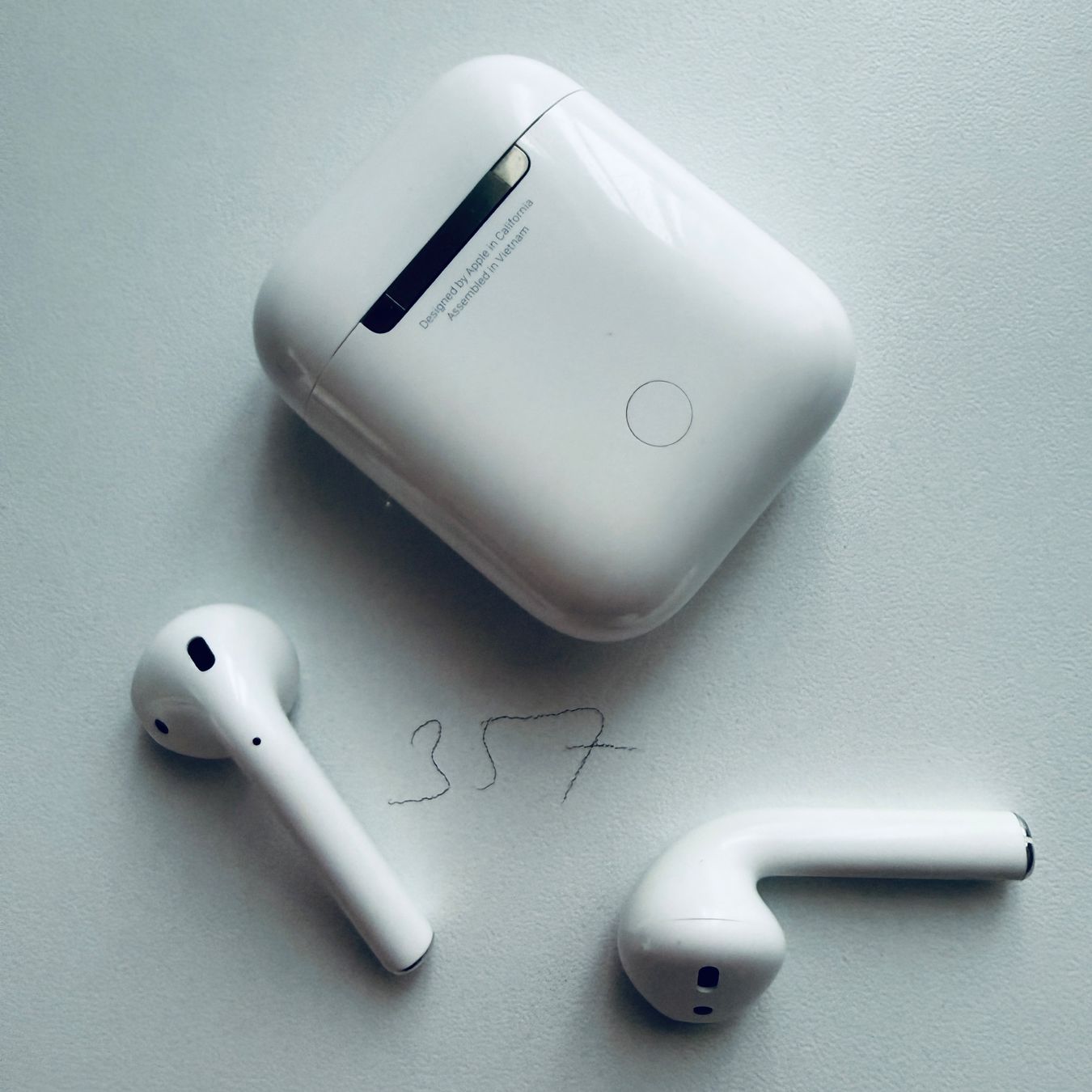Apple Kopfhörer: Original Apple AirPods 2 Gen. Wireless Kopfhörer & Case – Gebraucht aus Basel von MY.AIRPODS.SHOP 4