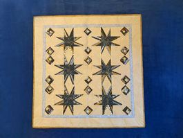 Patchwork Quilt "Sterne im Sand" Unikat 95 x 92 cm