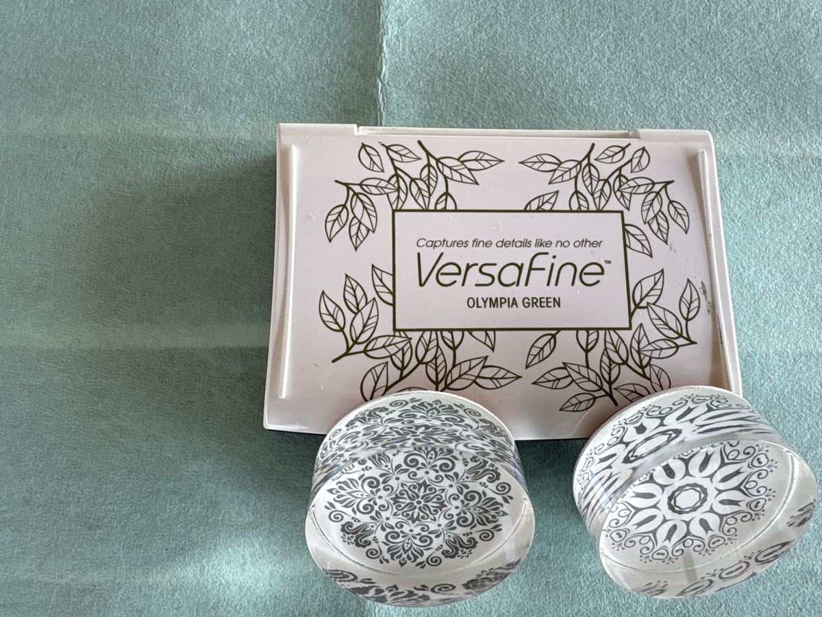 Timbri: 2 Stempel neu mit Stempelkissen  – Nuovo (secondo la descrizione) da Grenchen venduto da nethy