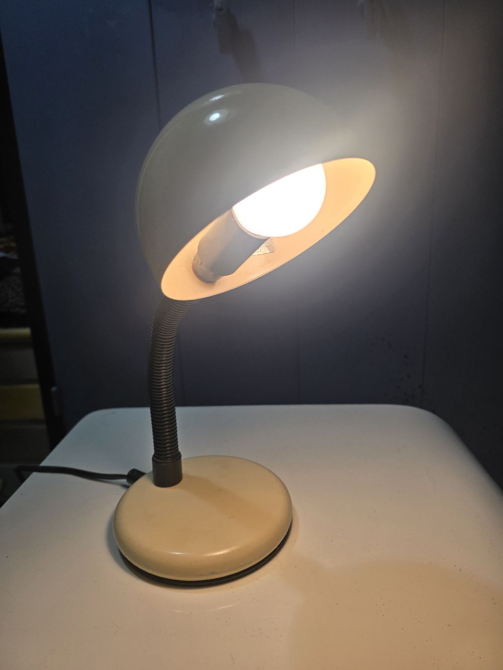 Lampade: kleine vintage Tischlampe – Usato da Biel/Bienne venduto da alexriveros2 3