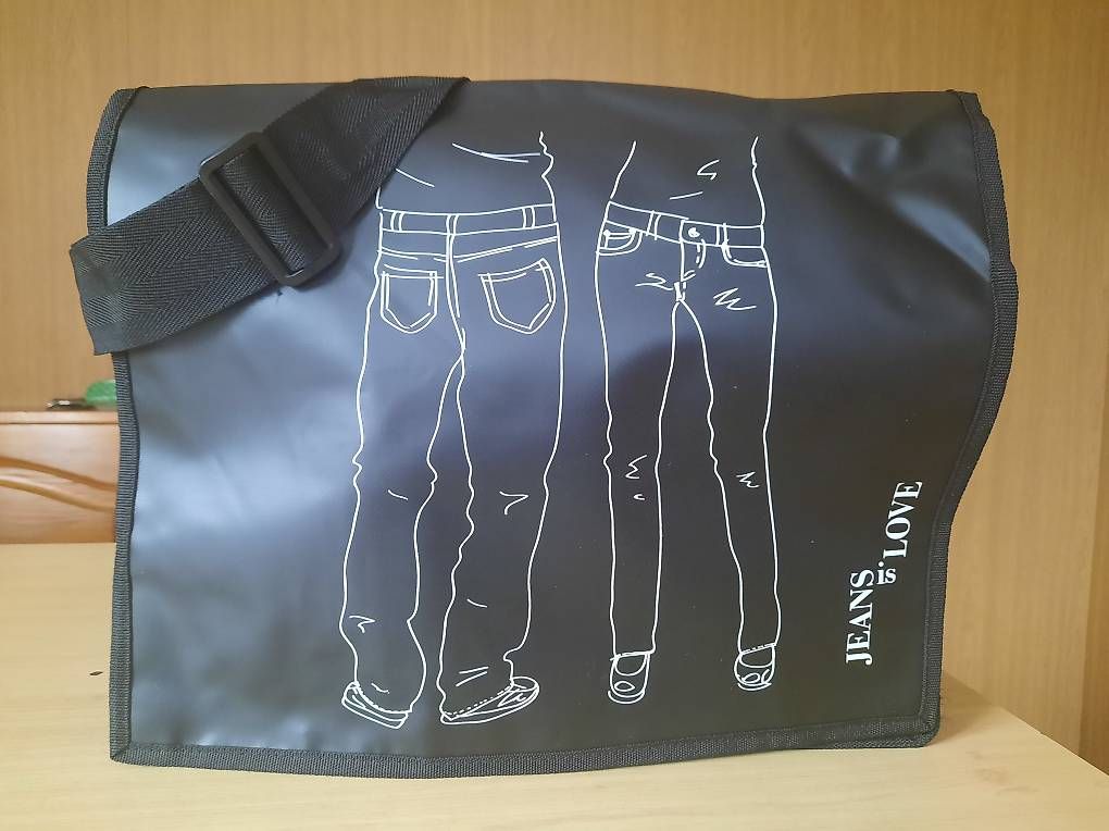 Borse: trendige Black out Umschlagtasche – Nuovo (secondo la descrizione) da Unteriberg venduto da woe_yby8