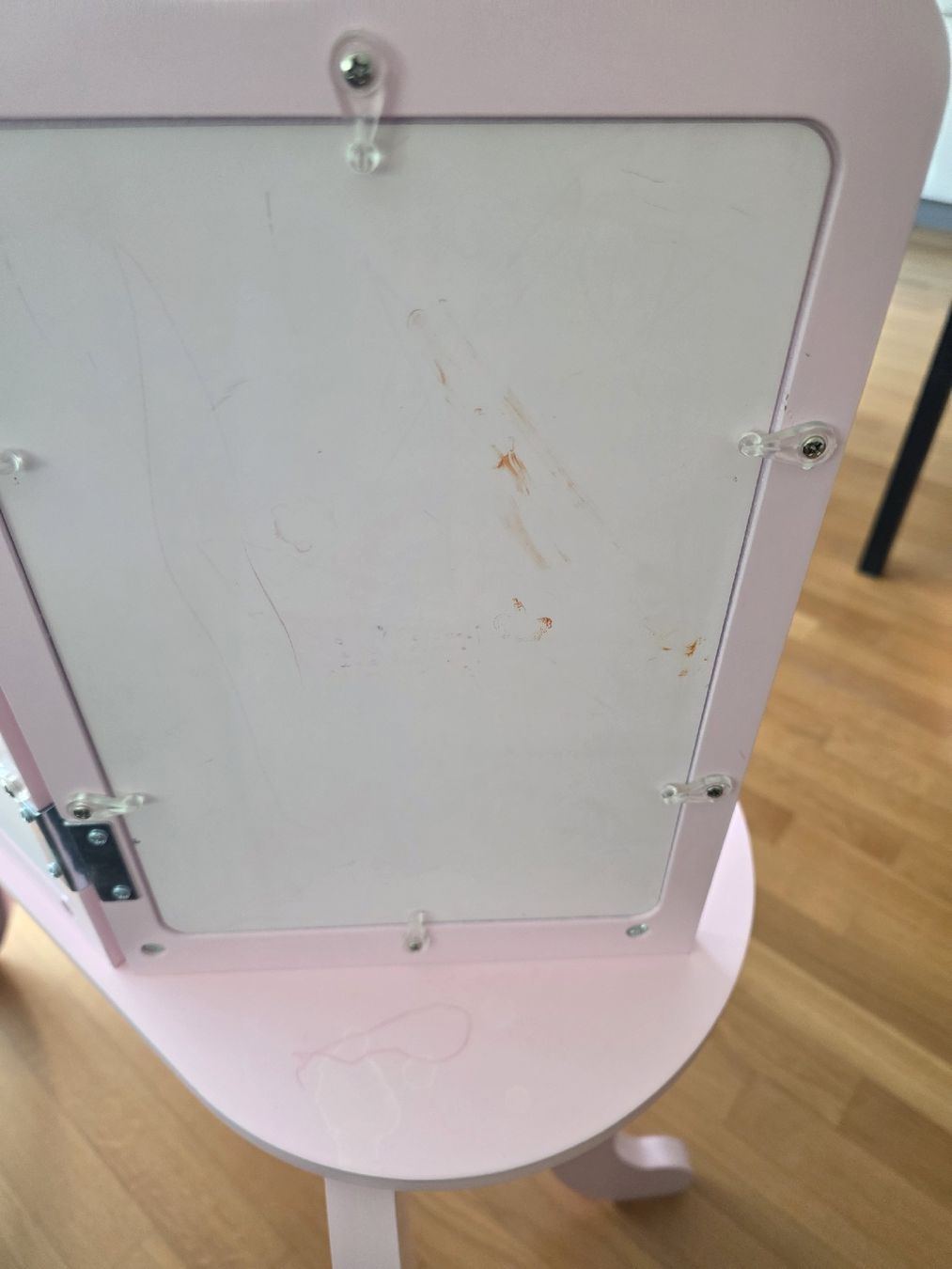 Set di tavolo e panche: Kindertisch Prinzessin Rosa mit Hocker & Spiegel – Usato da Zwingen venduto da Vader. 3