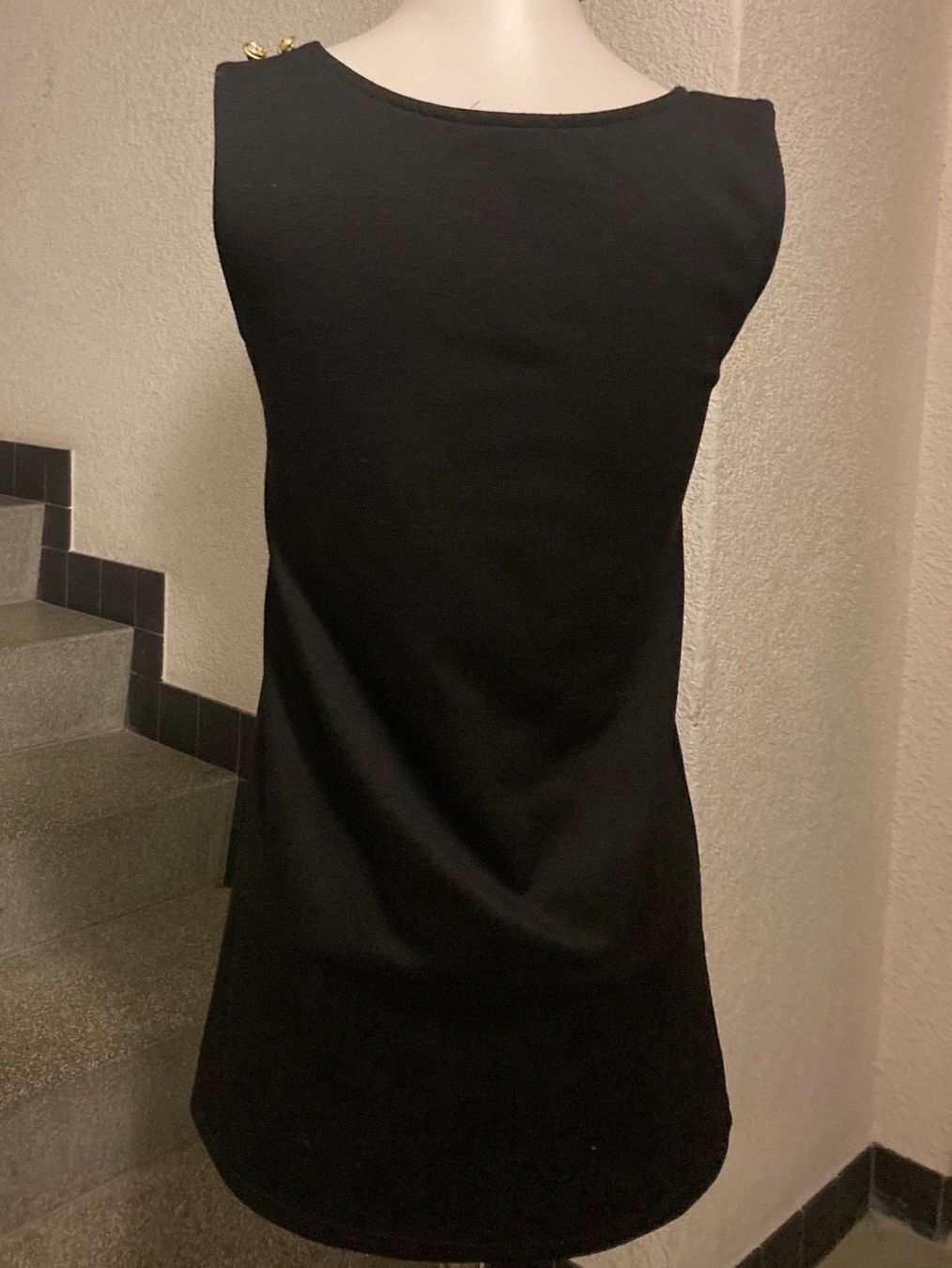Vestiti & Gonne: Schlichtes schwarzes Kleid – Usato da Uster venduto da Kalici1 2