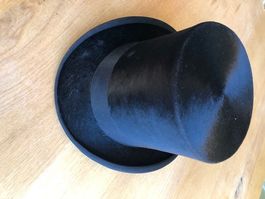 echter Seidenplüsch-Zylinder 56 cm Innenumf in Orig. Karton