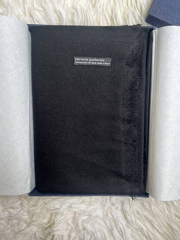 Foulard & Sciarpe: Parvenu Pashmina schwarz – Nuovo (secondo la descrizione) da Dübendorf venduto da fadrinli 2
