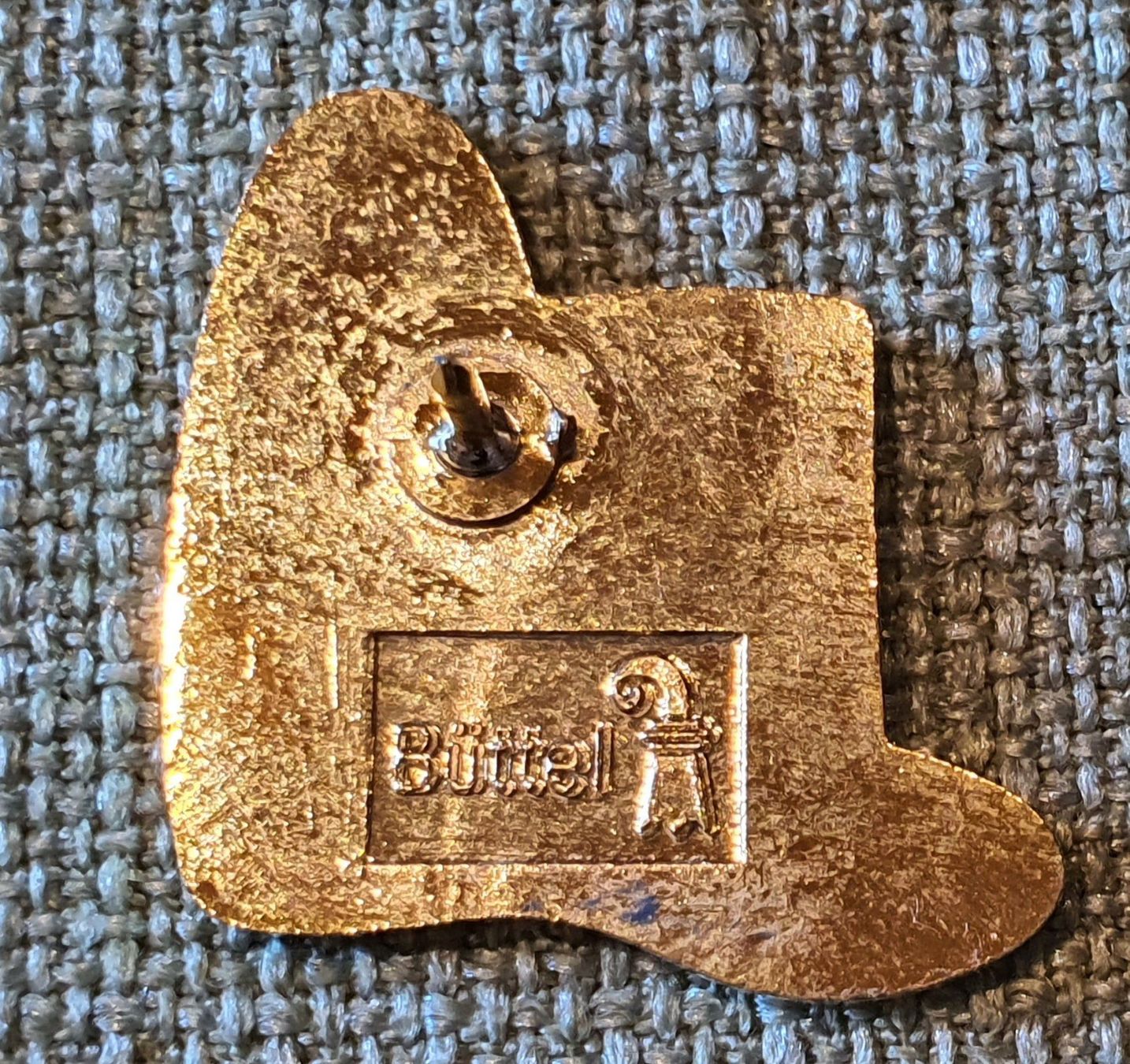 Placchette & Badge: L698 - Pin Basler Polizei Hut - 1810 / Büttel – Usato da Reinach BL venduto da Boston-Verkauf 1