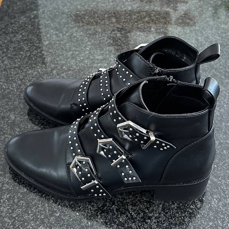 Scarpe da donna: Damen Siefelette, Marke Only, Gr. 39 – Nuovo e nell'imballaggio originale da Weinfelden venduto da Irishtinker 2