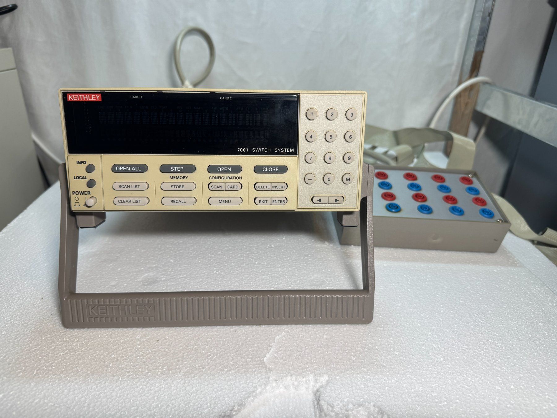 Messen: Keithley 7001 Switch Mainframe + Karten 7011S & 7154 – Gebraucht aus Dübendorf von ale_vm9w
