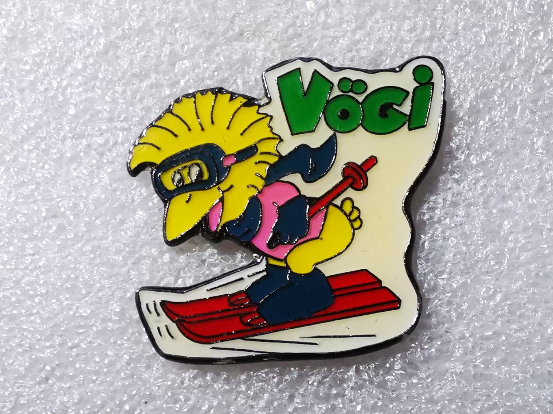 Placchette & Badge: Ansteckpin 54: Vögi – Usato da Oppligen venduto da Pin-Fall-Shop