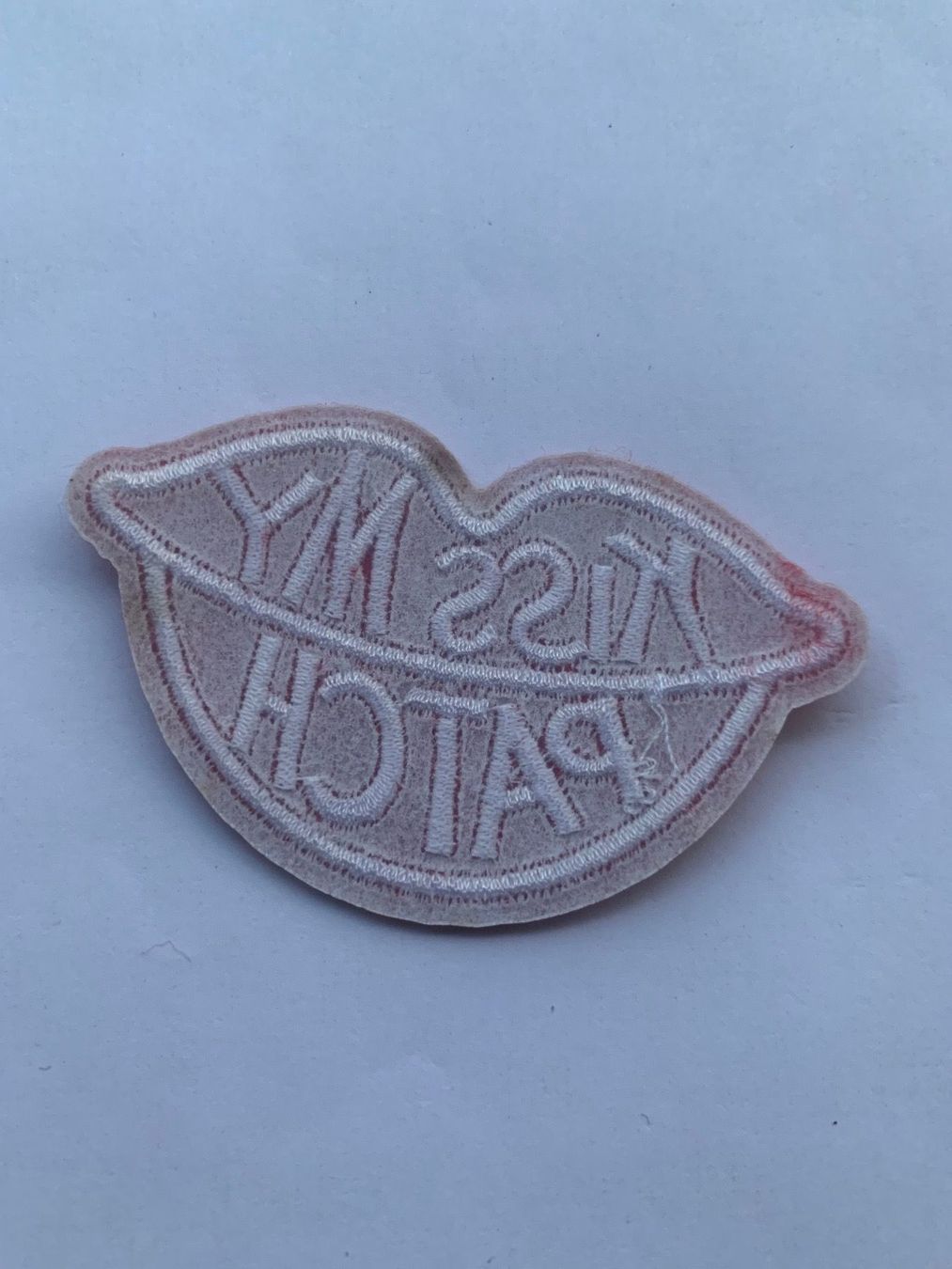Toppe: Kiss my Patch Badge, Bügelbild – Nuovo e nell'imballaggio originale da Ostermundigen venduto da Mcone 2
