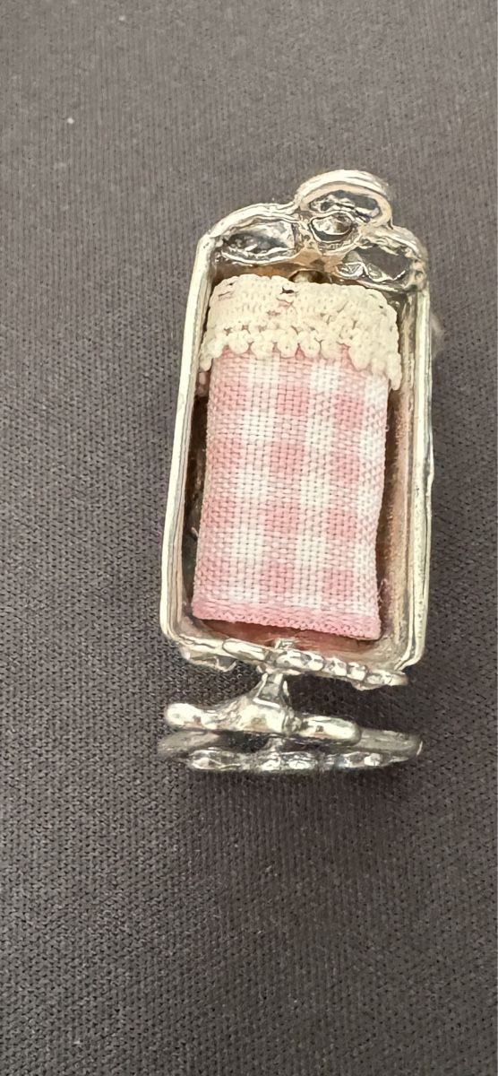 Alle Dekorationen: Miniatur Silber Wiege Krippe viktorianisch 800 er Silber – Gebraucht aus Gipf-Oberfrick von Iberico 2