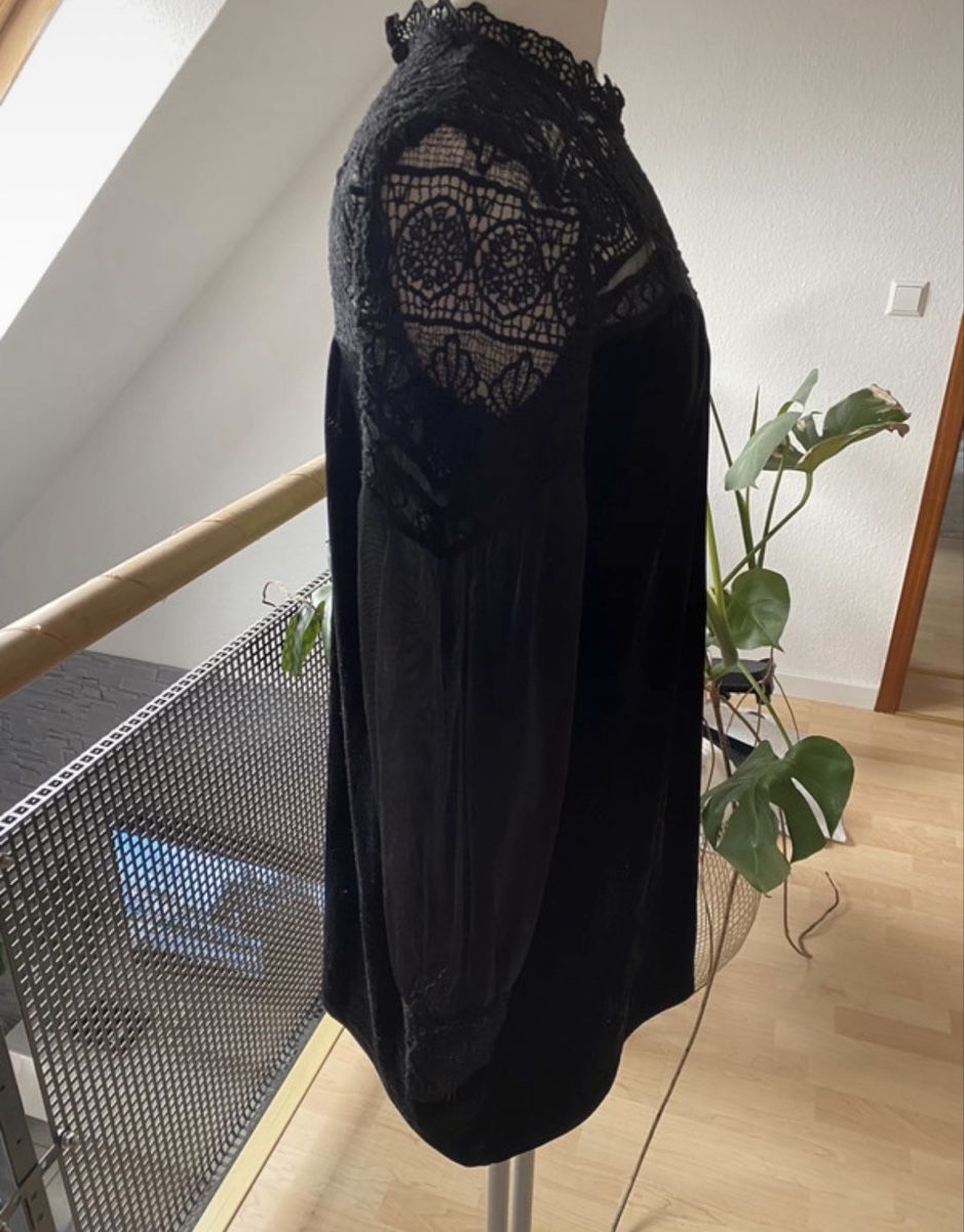 Zara Vestiti: Elegantes Samtkleid mit Spitze - Zara – Nuovo (secondo la descrizione) da Olten venduto da bir_k96n 2