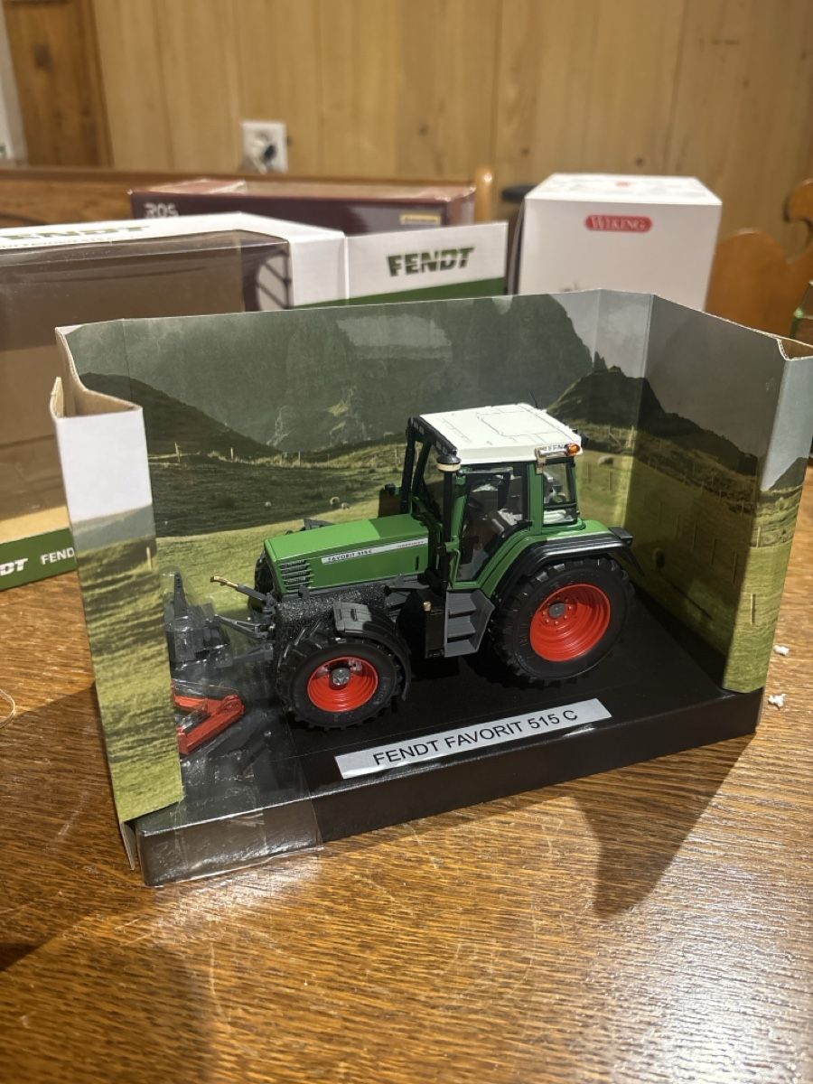 Kit di modellismo & Modellini statici: Fendt favorit 515c 1:32 – Nuovo (secondo la descrizione) da Maracon venduto da tro_chq5