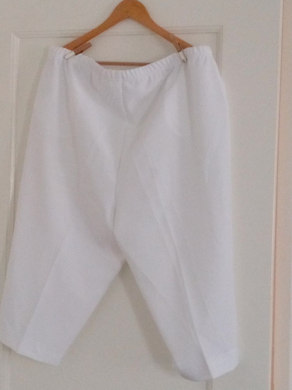 Pantaloni: Weisse Bermuda-Shorts Oversize Grösse 62 – Usato da Zürich venduto da Mitzi6 2