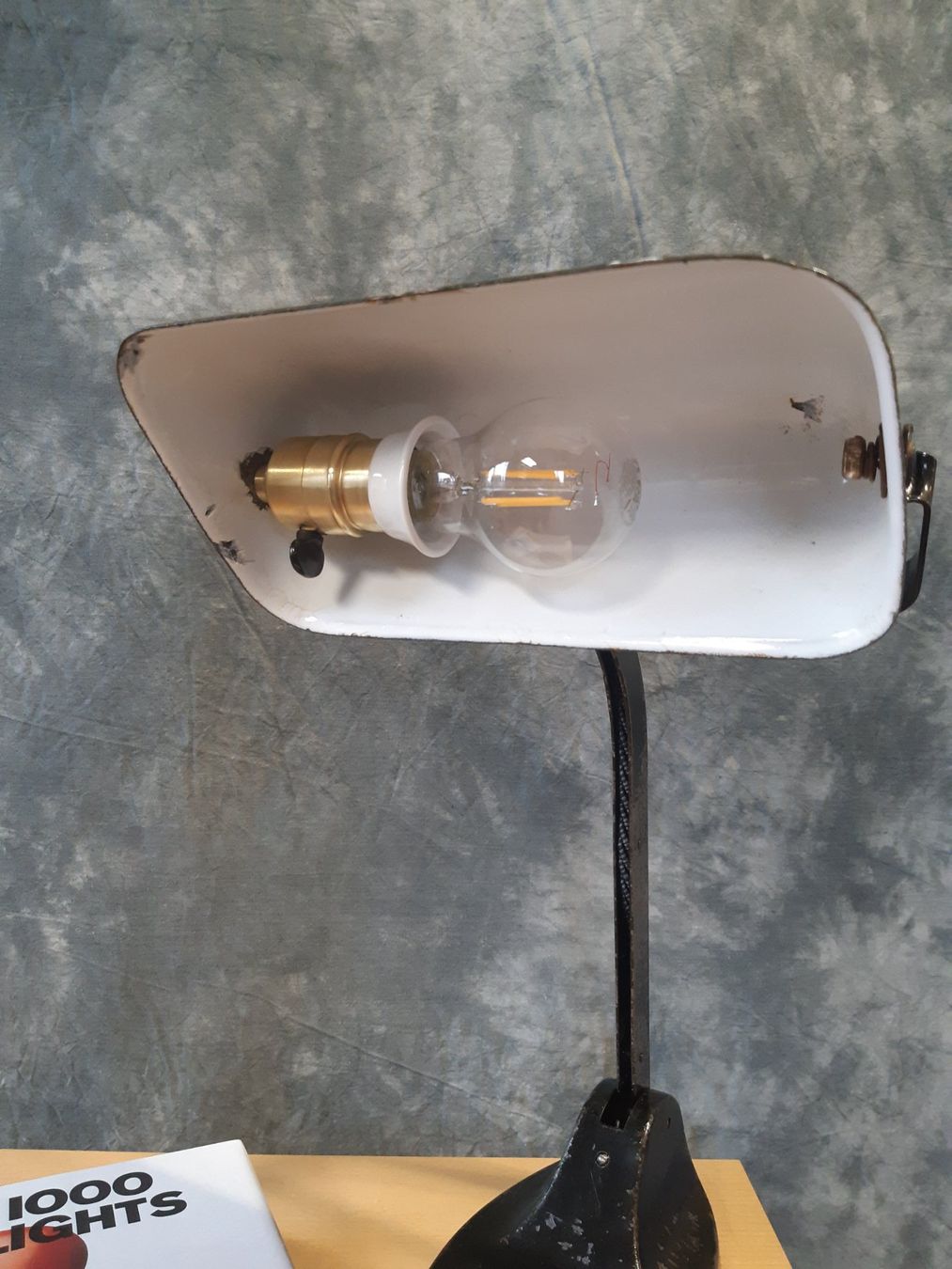 Bankamp Lampade: Alte Emaille  Banklampe Marke Viktoria – Usato da Winterthur venduto da lampenretter 1