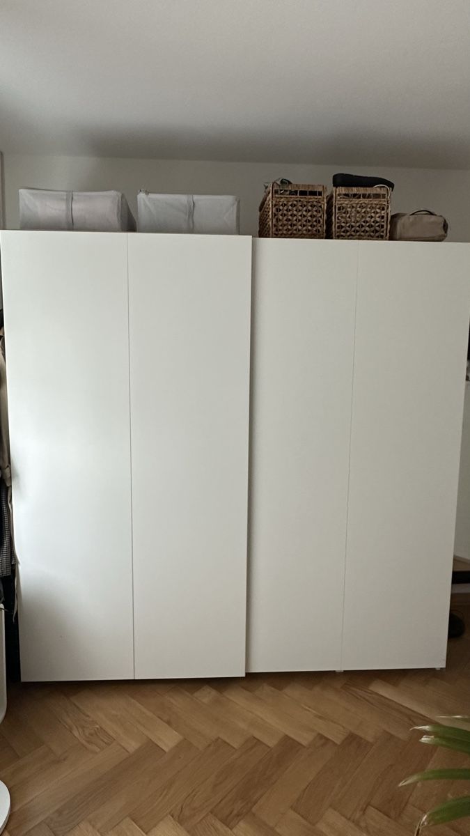 Armadi: Ikea Kleiderschrank – Usato da Zürich venduto da vel_ro21