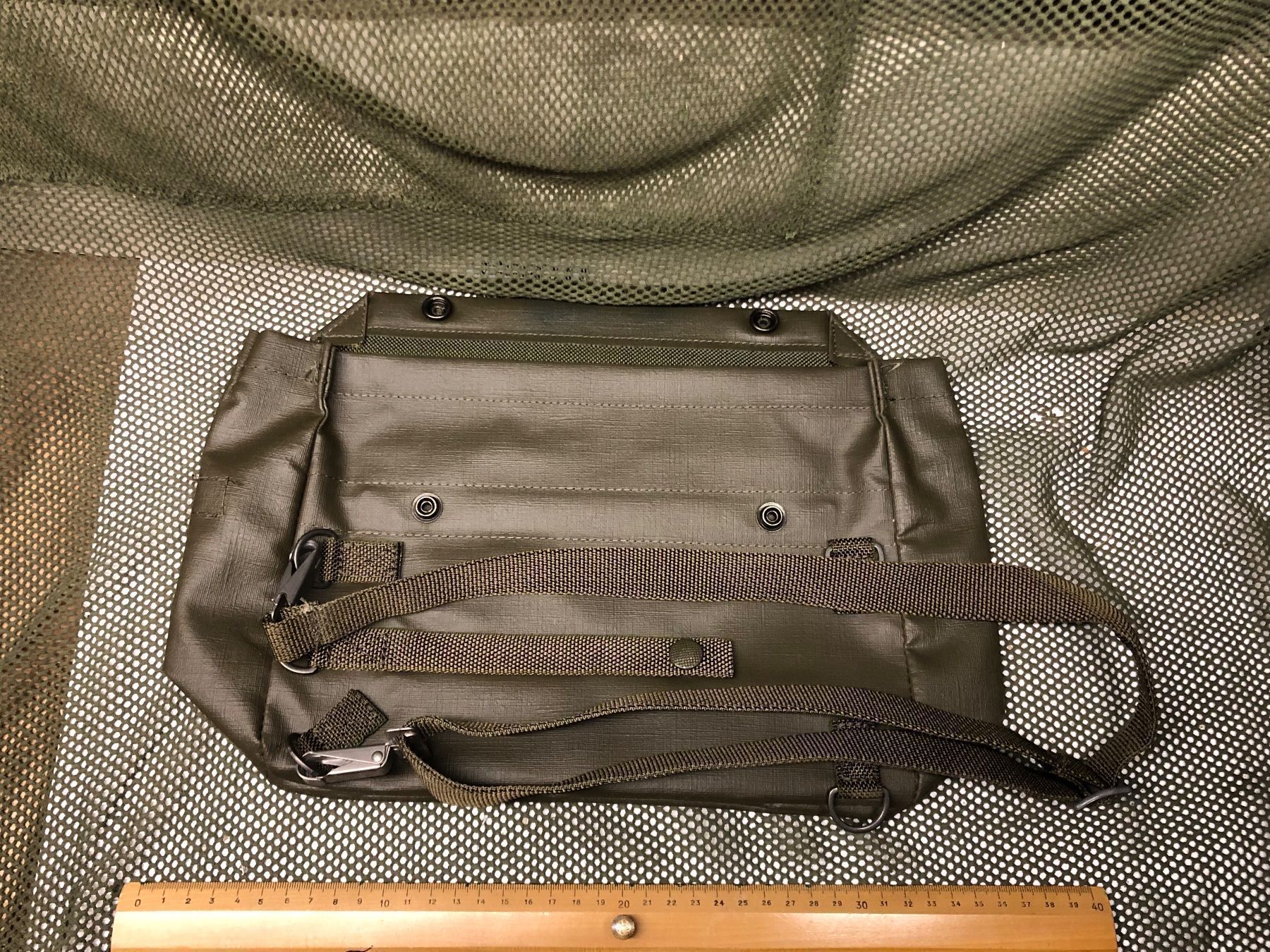 Schweizer Armee Borse: Schweizer Armee Gasmaskentasche Tasche Bauchtasche Beutel – Usato da Madiswil venduto da TEMISO 2