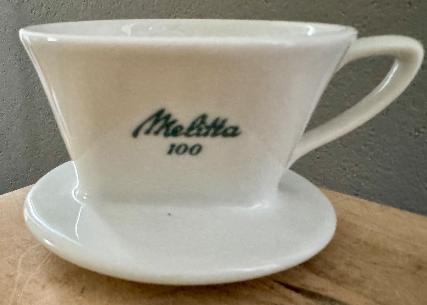 Sonstiges für Haushalt & Wohnen: Mini Melitta 100 mit 4-Loch Filter Langenthal 55 – Gebraucht aus Rothrist von Luckywinner