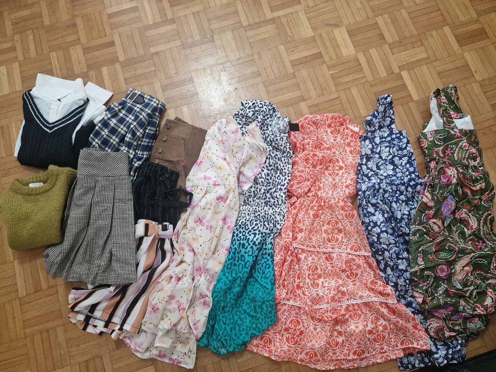 Kleiderpakete & -sets: madchen kleider – Gebraucht aus Winterthur von tens_yigs