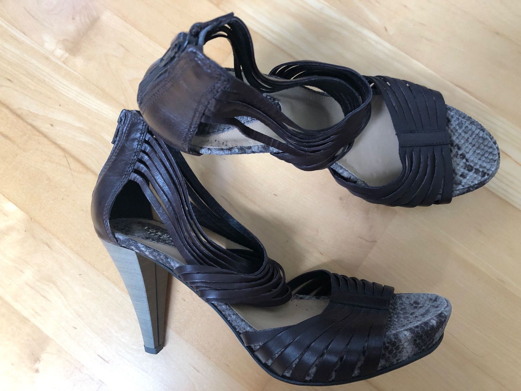 Globus Damenschuhe: Globus Pumps, ungetragen, dunkelbraun – Neu (gemäss Beschreibung) aus Oberweningen von Jelo