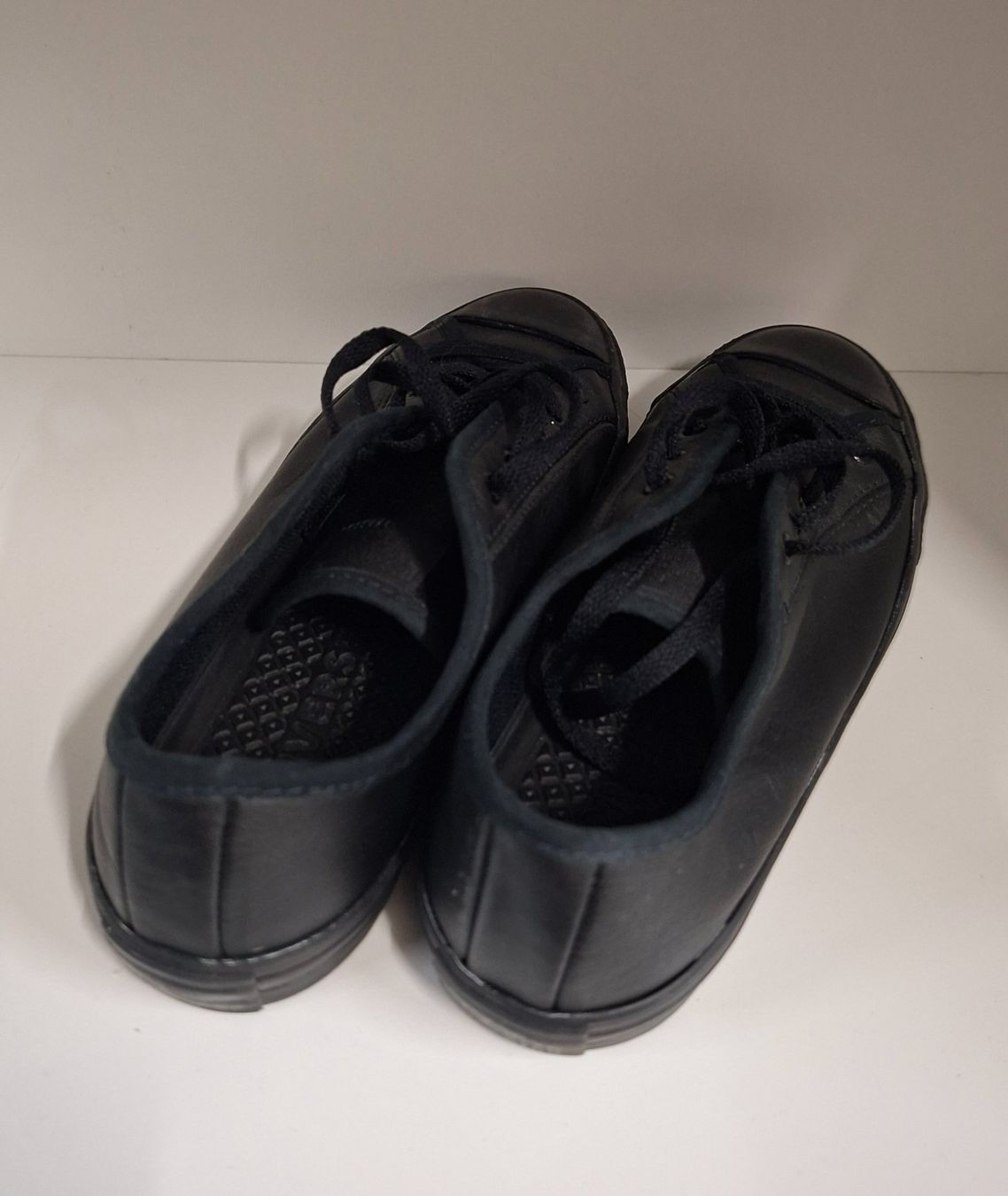 Converse Scarpe da donna: Converse schwarze Sneaker Gr. 37 – Usato da hombrechtikon venduto da Marijo 4