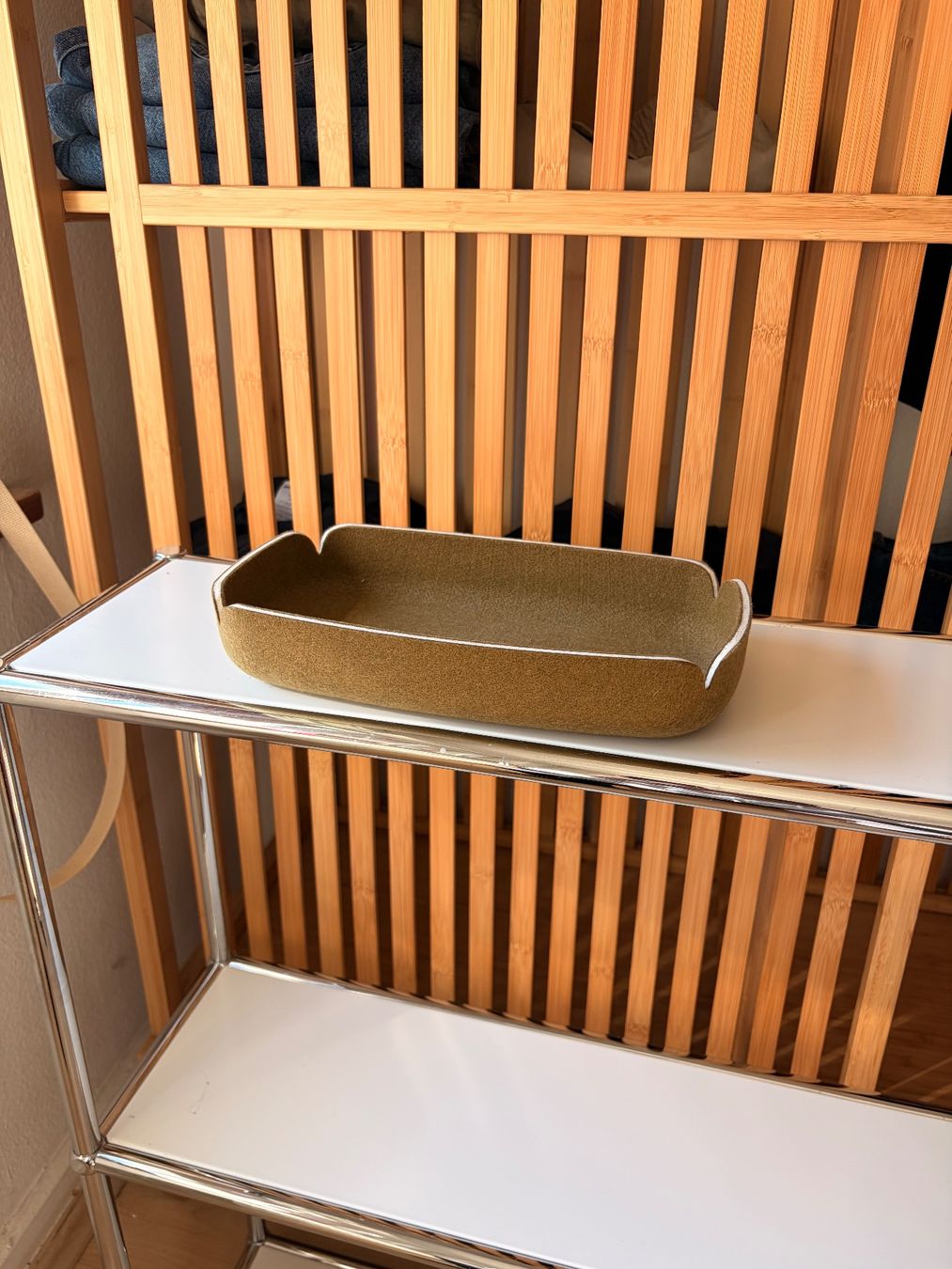 Muuto Schalen: Muuto Restore Ablageschale "Brown Green" – Neu (gemäss Beschreibung) aus Zürich von RamonBrotzer2