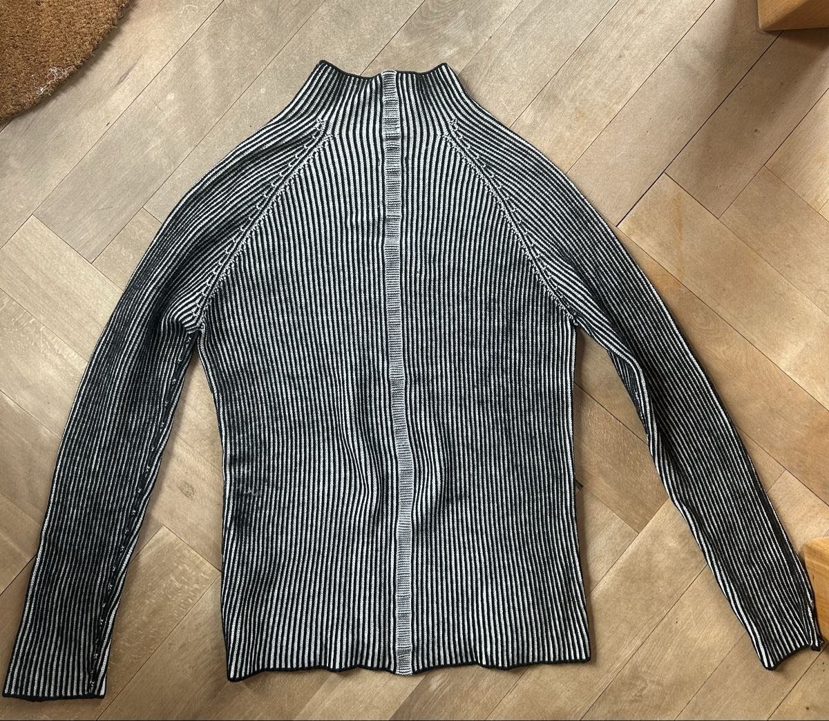 Maglioni & Felpe: MD75 Schwarz Weiss Turtleneck – Usato da Winterthur venduto da Vince1800 1