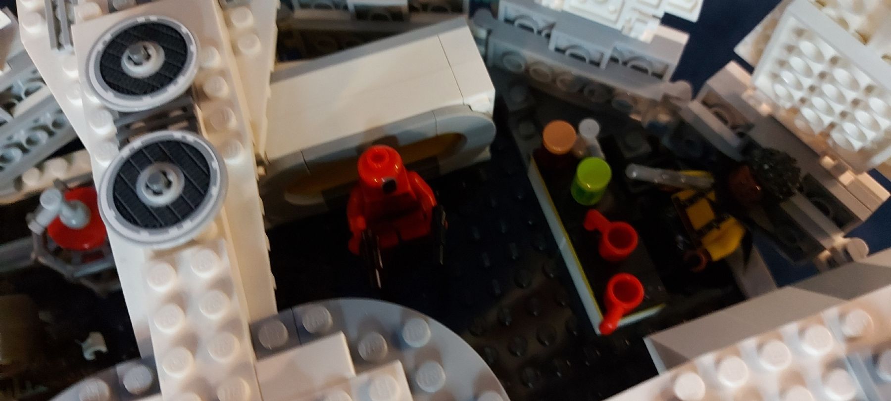 Lego Kit di costruzioni: LEGO Star Wars Faucon Millenium blanc 75212 – Usato da fully venduto da Benleouf 4