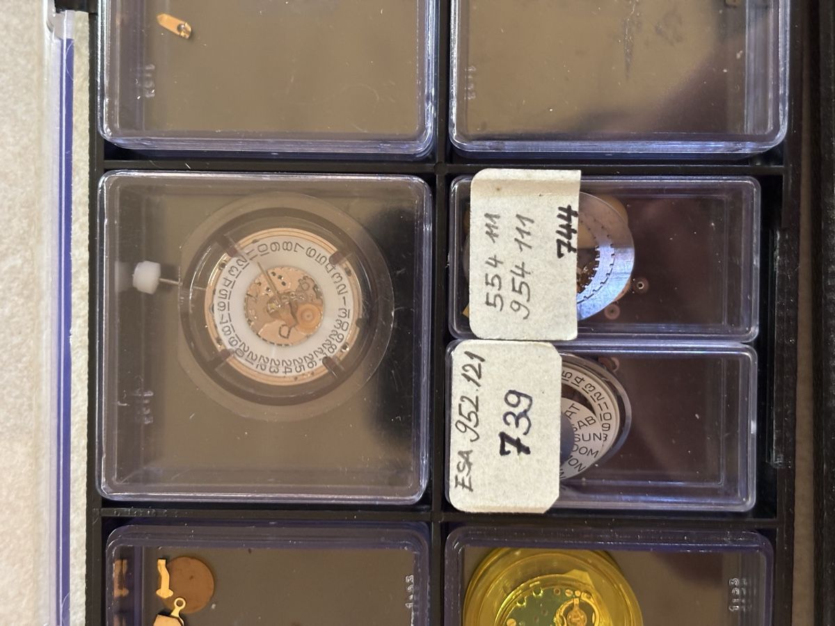 Orologi: Lot Uhrenteile – Nuovo (secondo la descrizione) da Rüti b. Büren venduto da CenicAG 6