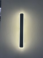 2 moderne LED-Wandleuchten