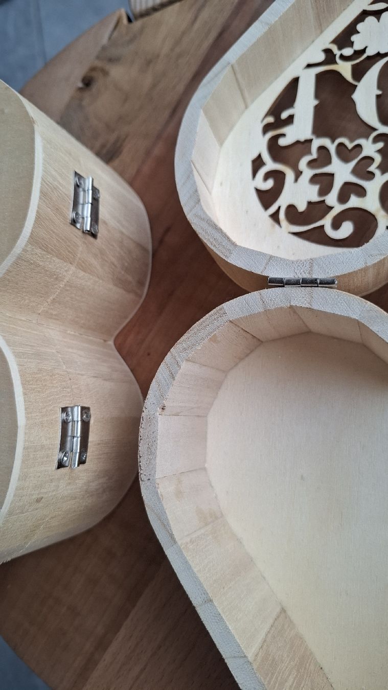 Tutte le decorazioni: Herzschachteln aus Holz – Nuovo (secondo la descrizione) da Brünisried venduto da san_74_bu 1
