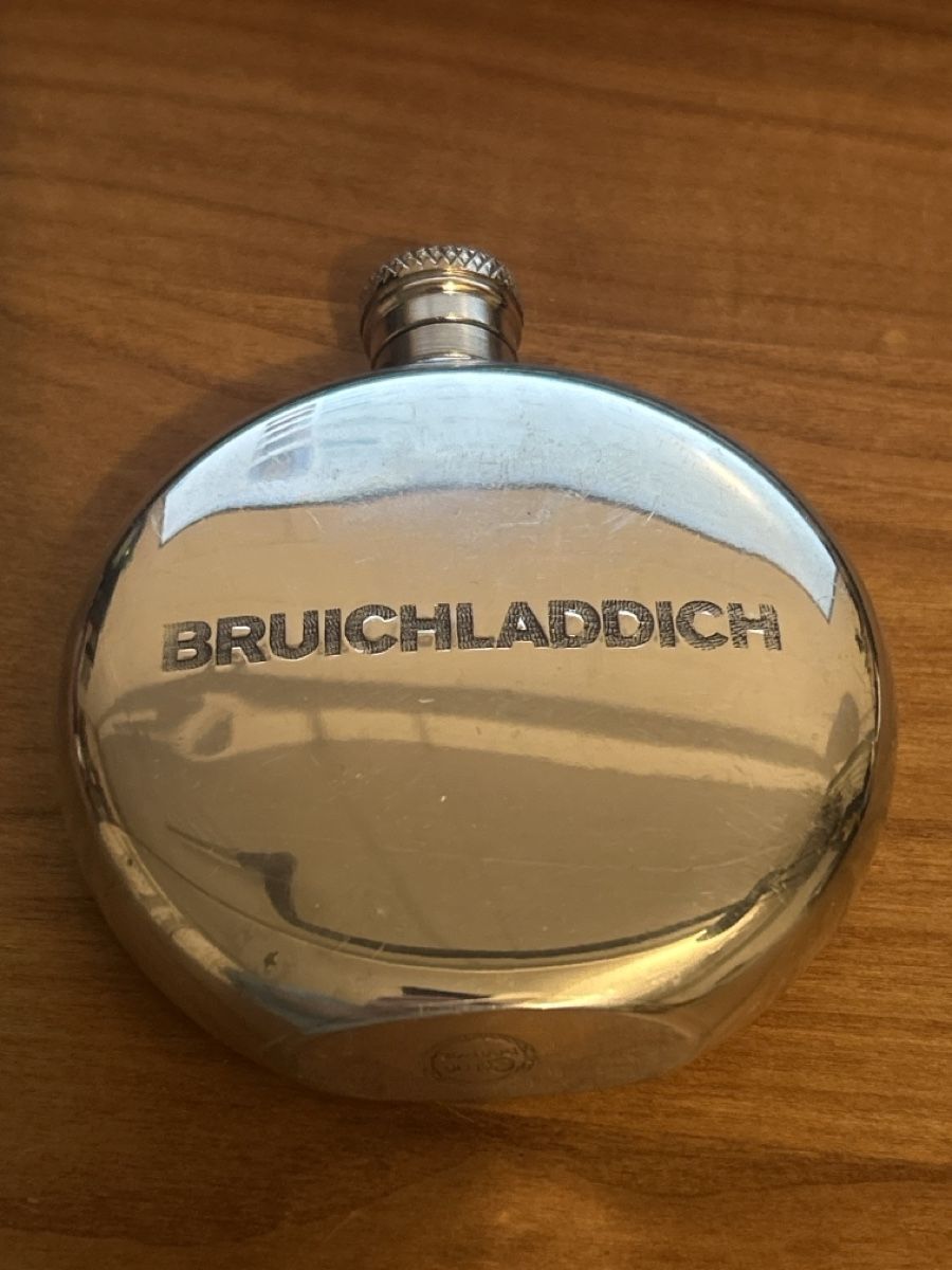 Altro: Bruichladdich Flachmann ab CHF 1.-- – Nuovo e nell'imballaggio originale da Niederrohrdorf venduto da luxury100