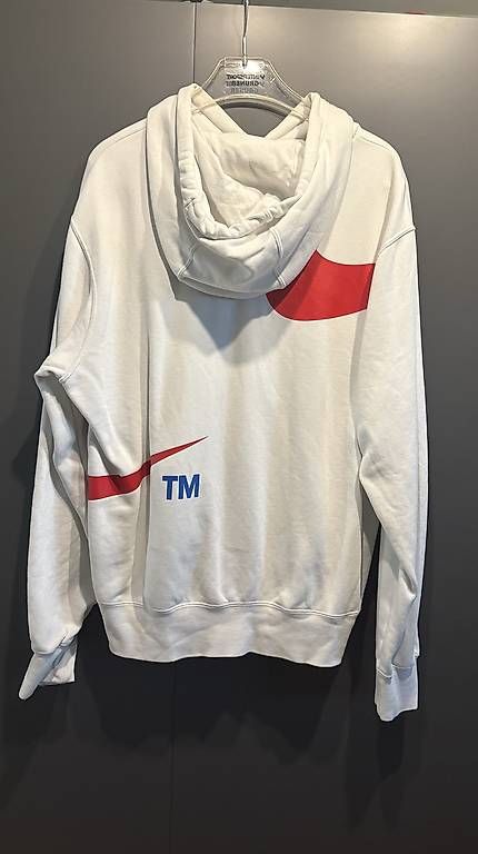 Pullover & Sweatshirts: Weisser Nike Hoodie – Gebraucht aus Schaffhausen von silas. 1